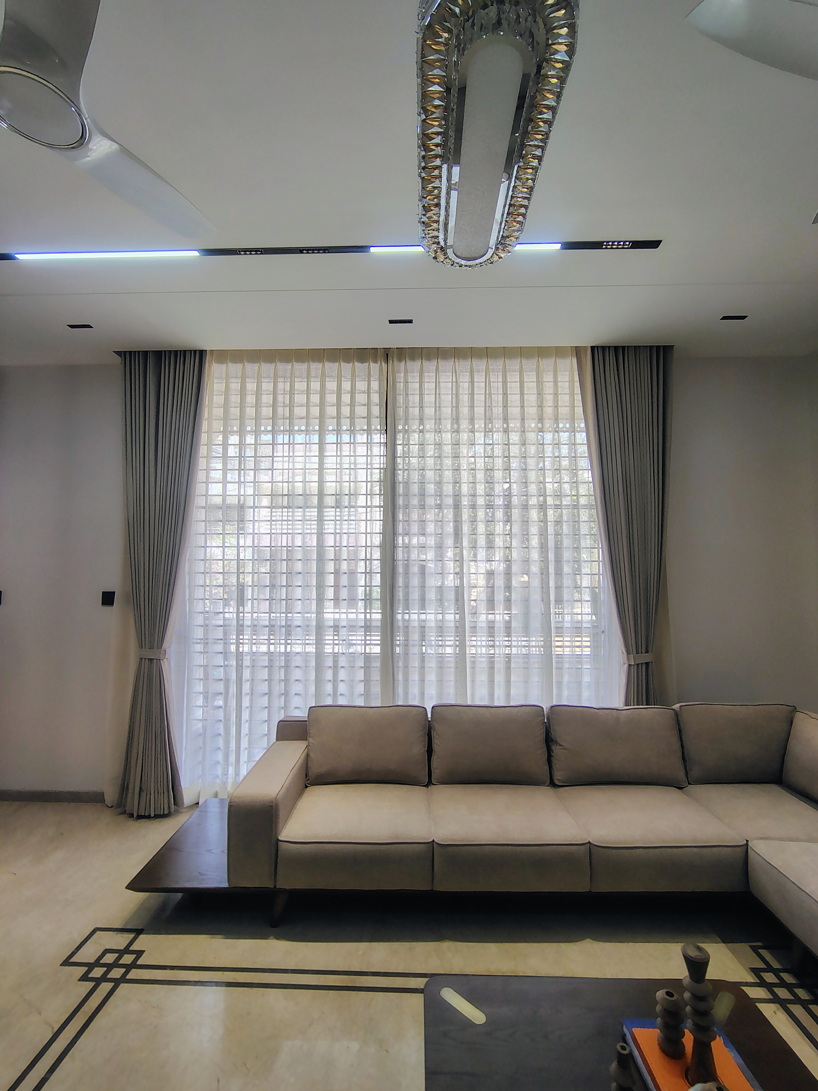 Curtain Designing Installation